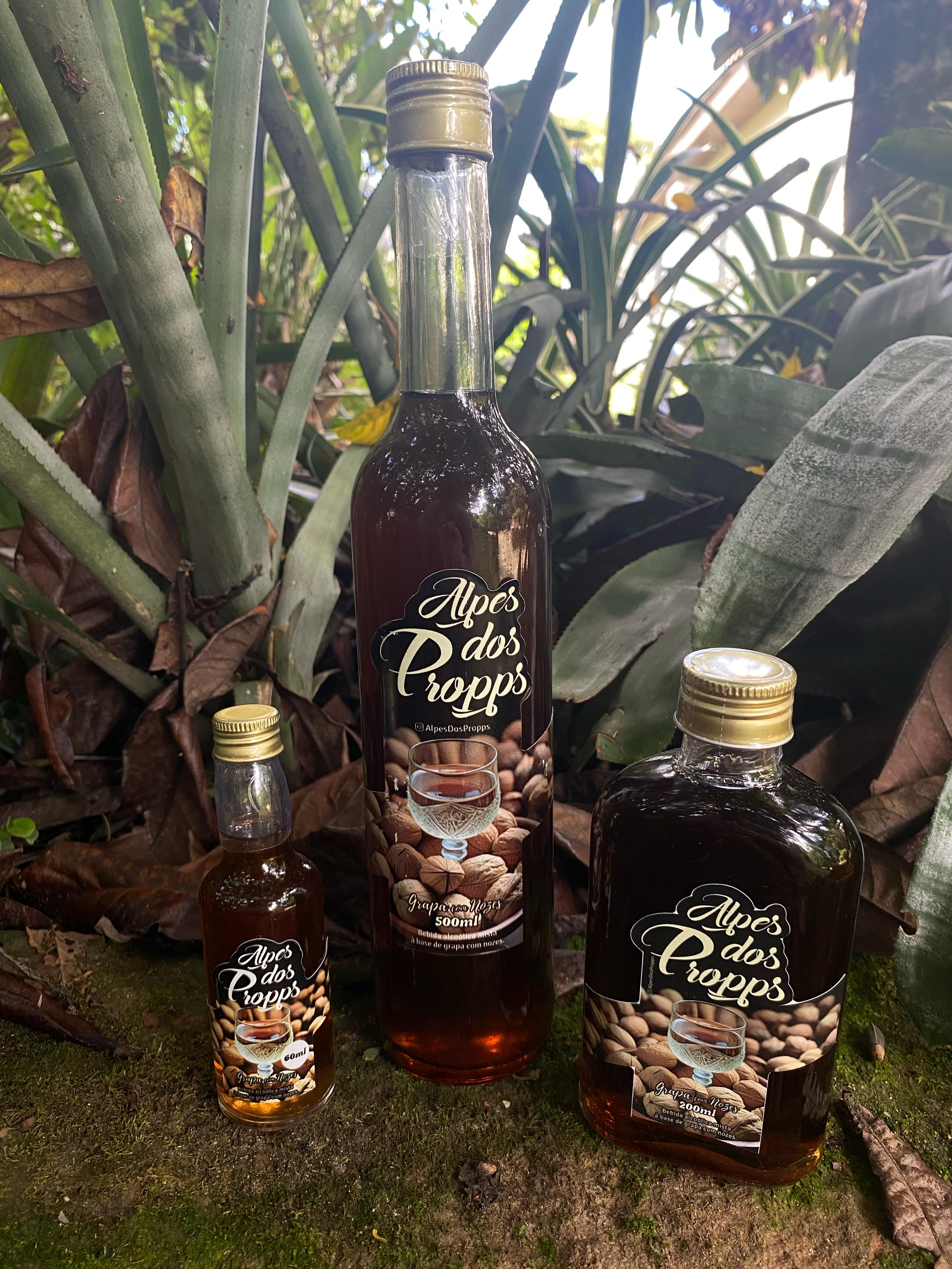 Licor Artesanal de Graspa com Nozes