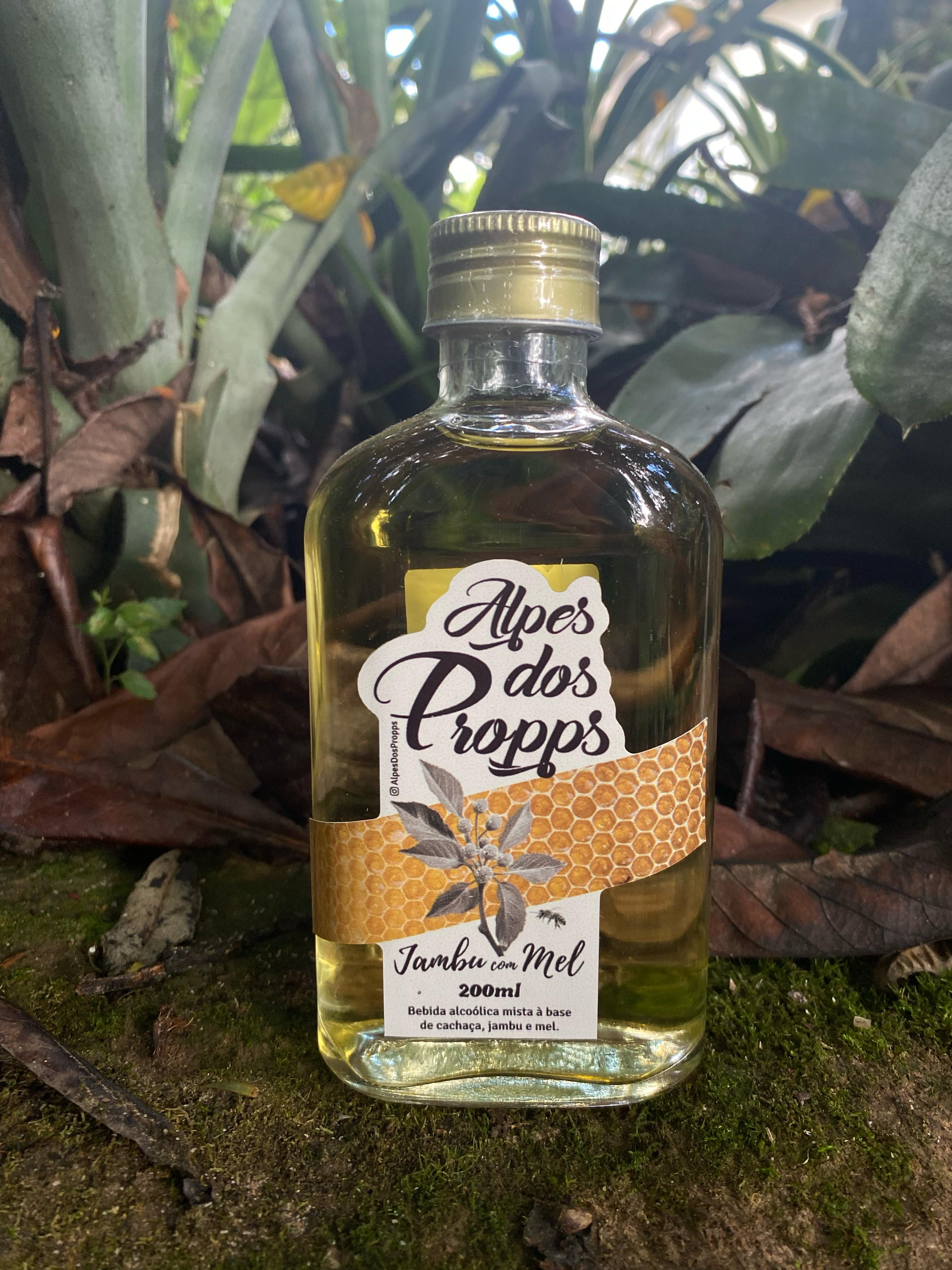 Cachaça de Jambu com Mel